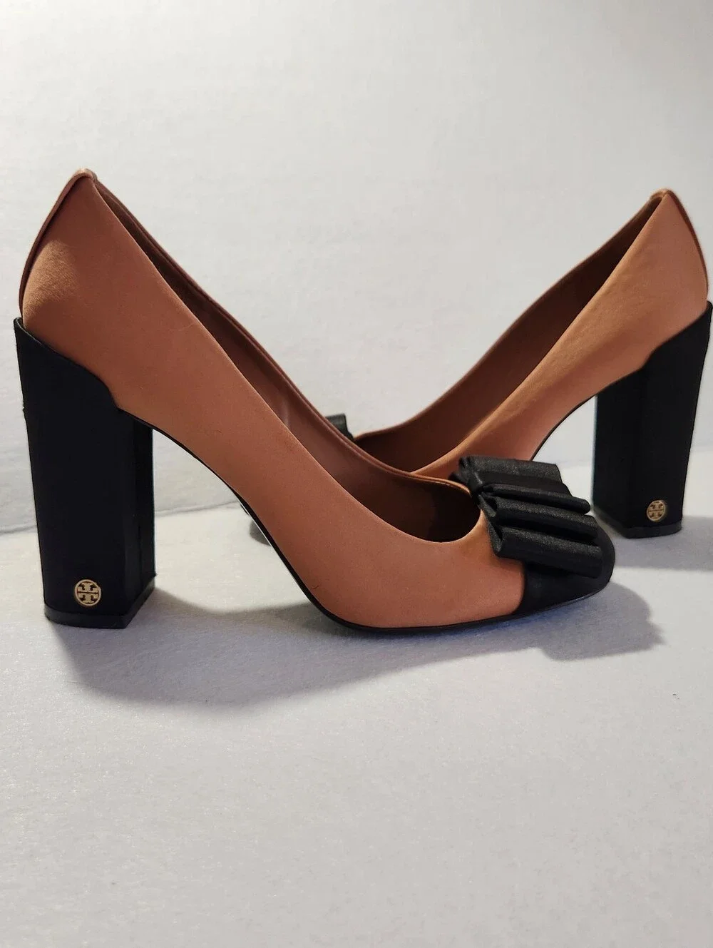Tory Burch Beige Block-Heel Pumps with Black Bow Size 9